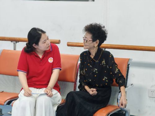 “古运新声”探寻非遗之美：南京财经大学学子对话苏北琴书传承人张银霞
