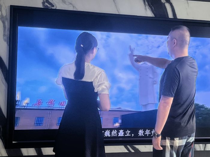 “红心研墨”团队走进华胜社区 红色宣讲点亮居民精神火炬