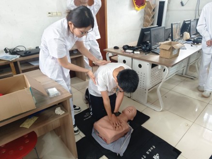 以专业守护生命 行动丈量初心—— “医心筑梦”志愿服务队走进聊城市李庄村开展社会实践