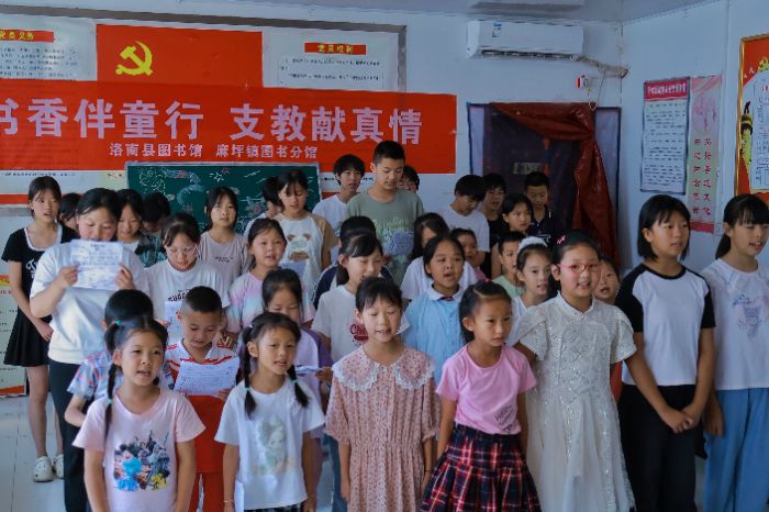 书香伴童行·支教献真情丨长安大学赴陕西陈台“微光筑梦·逐梦星辰”暑期社会实践队联合举办图书分享活动