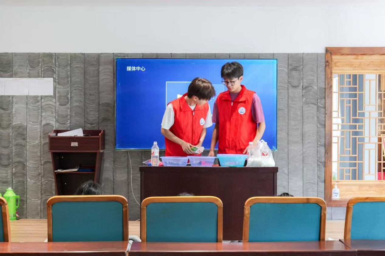 长安大学赴贵州毕节“到祖国需要的黔方，传长大心火的书声”暑假社会实践