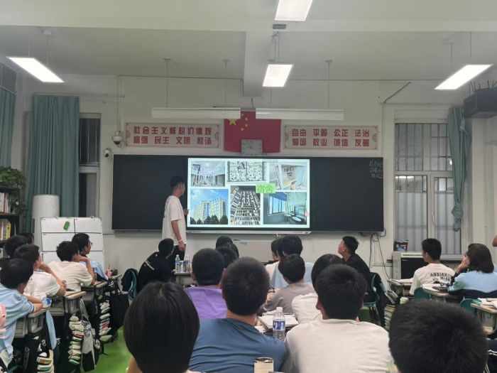 青春接力传薪火 河工大学子母校行走进准格尔旗一中