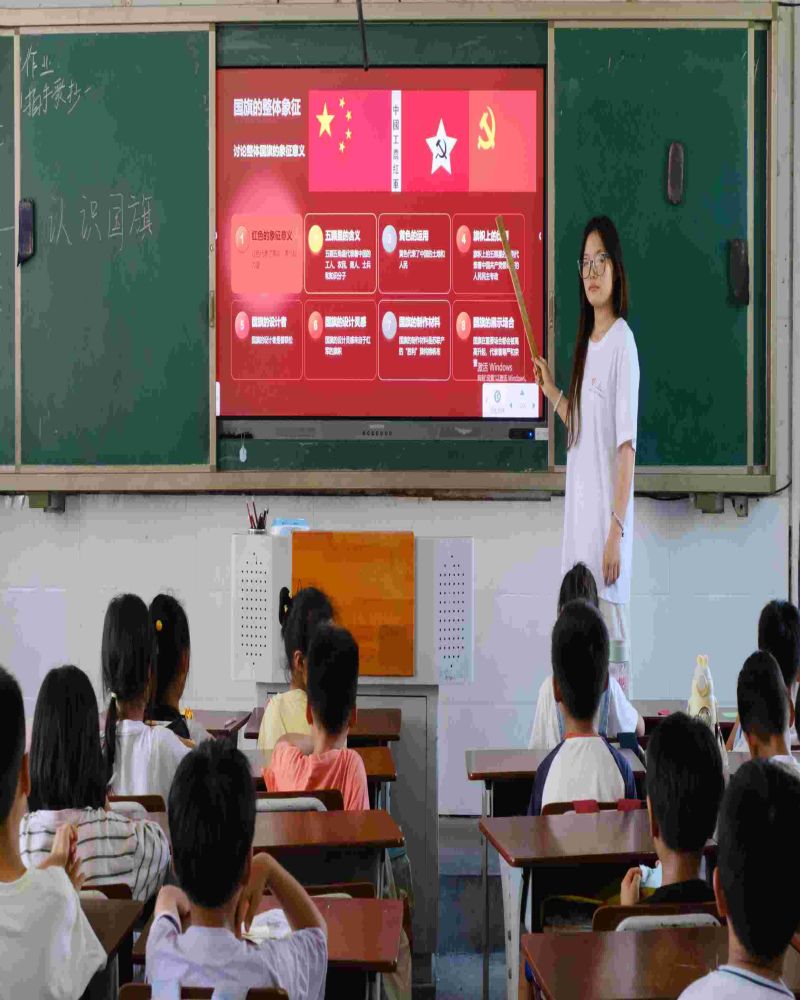 “追光”支教团：河海学子三下乡,生在国旗下，共铸中华魂——认识国旗主题课