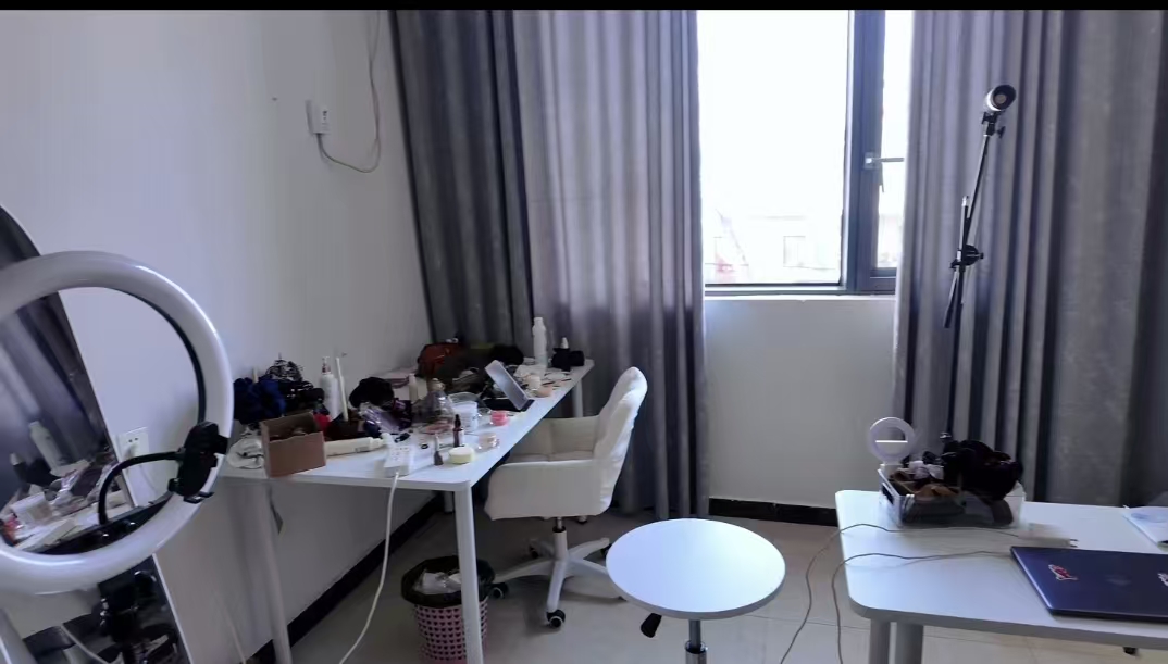 直播赋能乡村兴，青春助农显担当