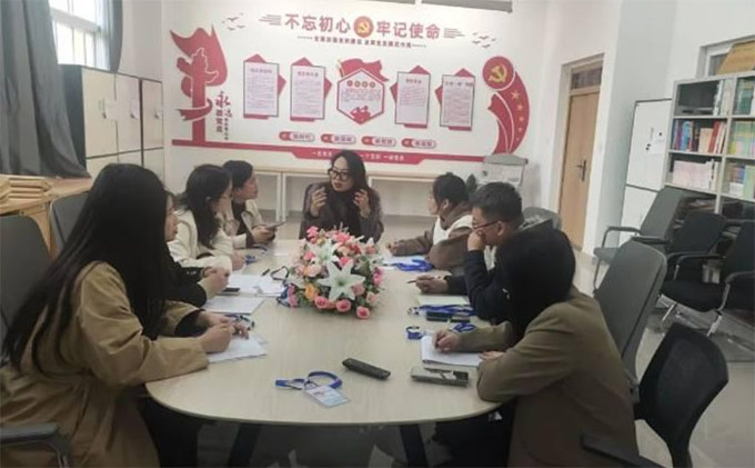 新乡工程学院外国语学院英语专业教研室召开教学大纲修订研讨会