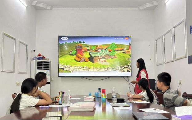 思政赋能双向成长：高校实践团的垃圾分类育人课堂