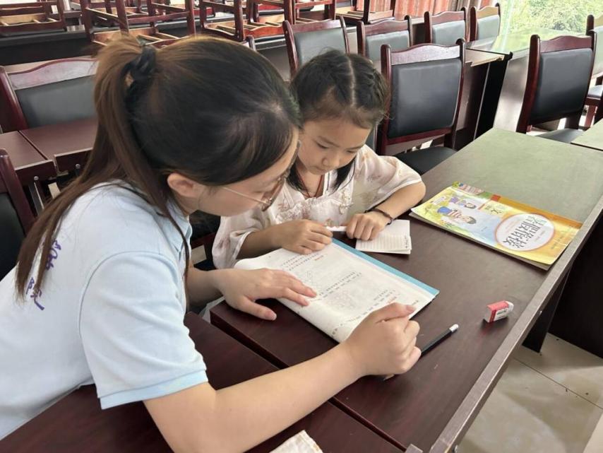 扶智又扶志，青春新献礼 ——记重庆师范大学初等教育学院“青春飞扬·筑梦夏乡”暑期“三下乡”志愿服务队作业辅导
