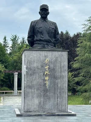 《青春视角下的红色传承——参观彭雪枫烈士陵园》