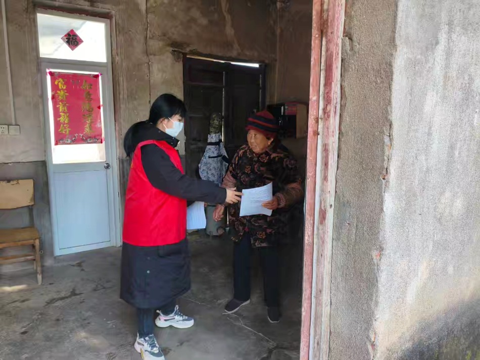 淮北师范大学学子返乡开展专项安全宣传 筑牢黄岗村岁末平安防线