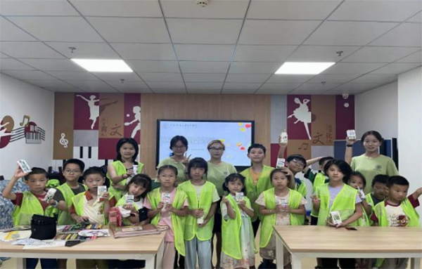 华中农业大学“食品安全与营养中国行”博士团赴洪山区书城路青少年空间
