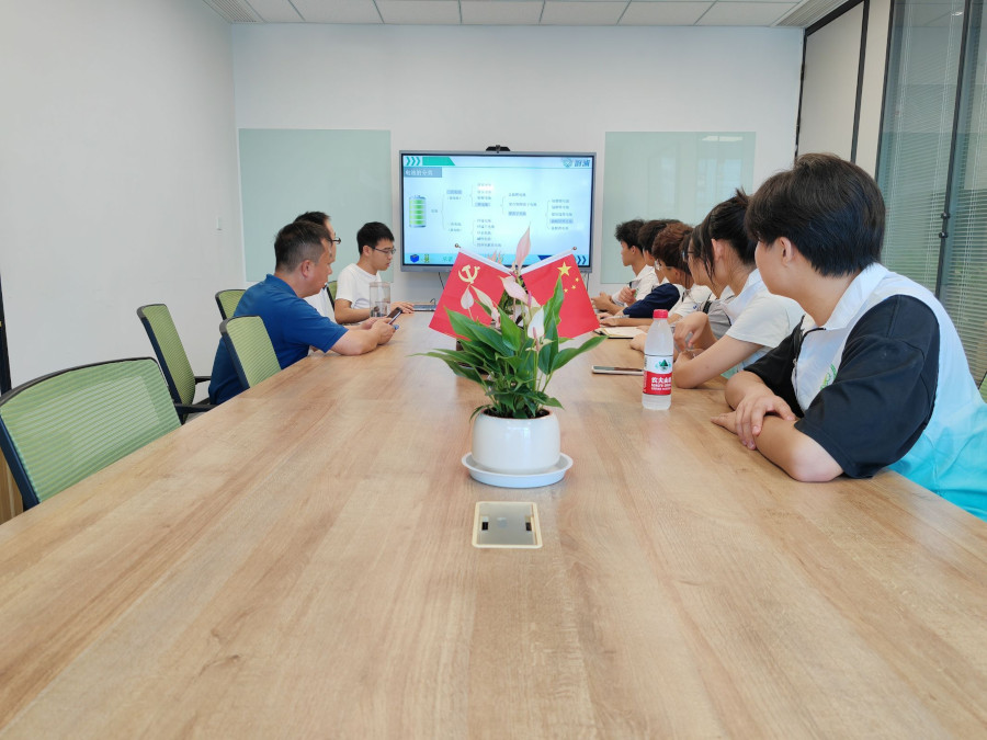 湖北学子三下乡：探寻蔚澜新能之境，智启锂电学习之门