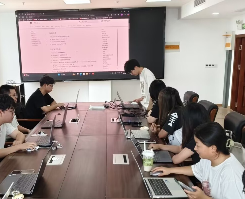 网络安全兴趣实践小组暑期特训营圆满结束