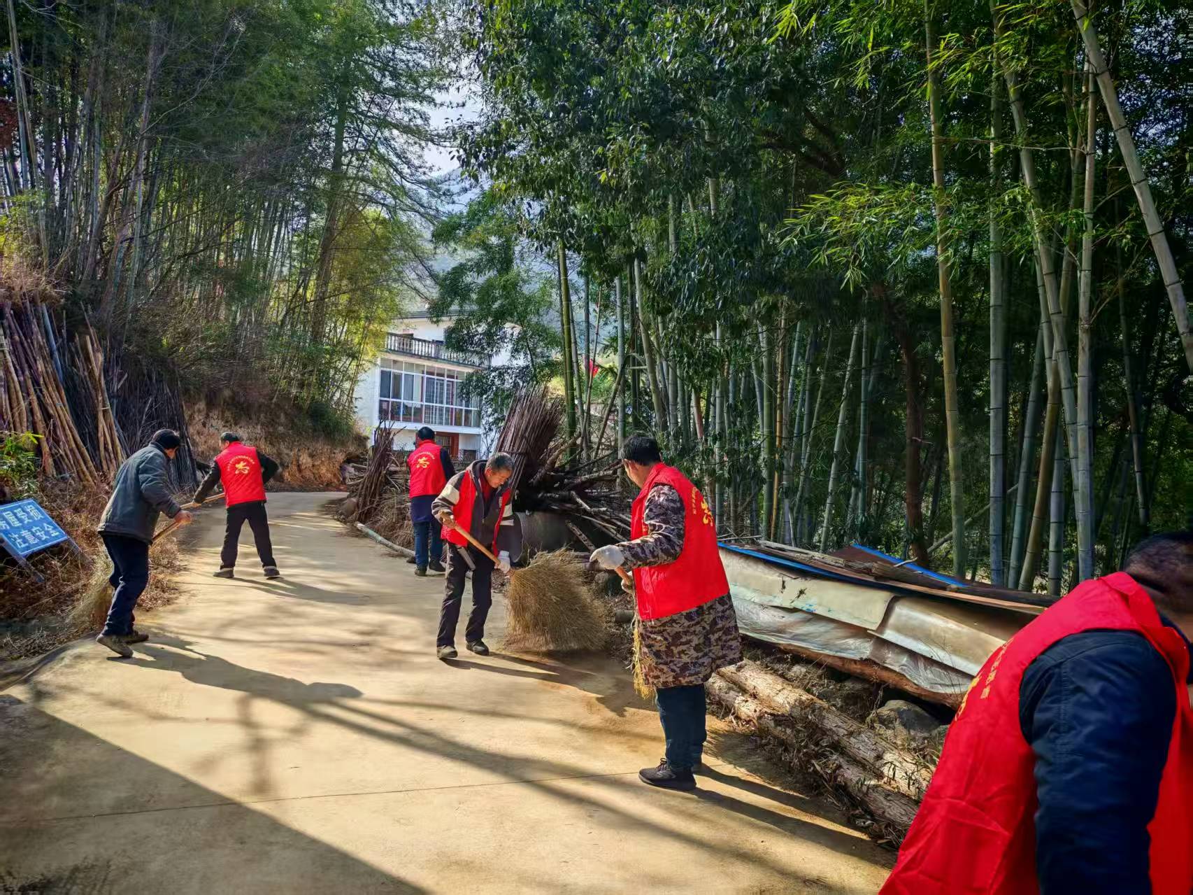 "乡路清障，青春同行"志愿服务活动走进岳西县太阳村