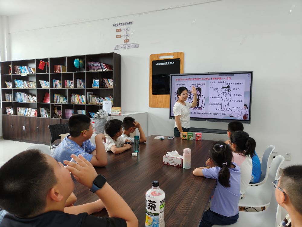趣味教学进社区：知识在游戏中焕发生机