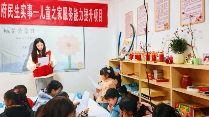 桃花朵朵唱春天：山大学子用音乐点亮乡村童梦