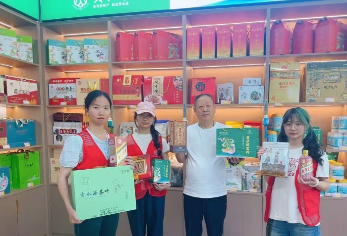 汉江直播间：青春力量助力秦巴土特产破圈突围