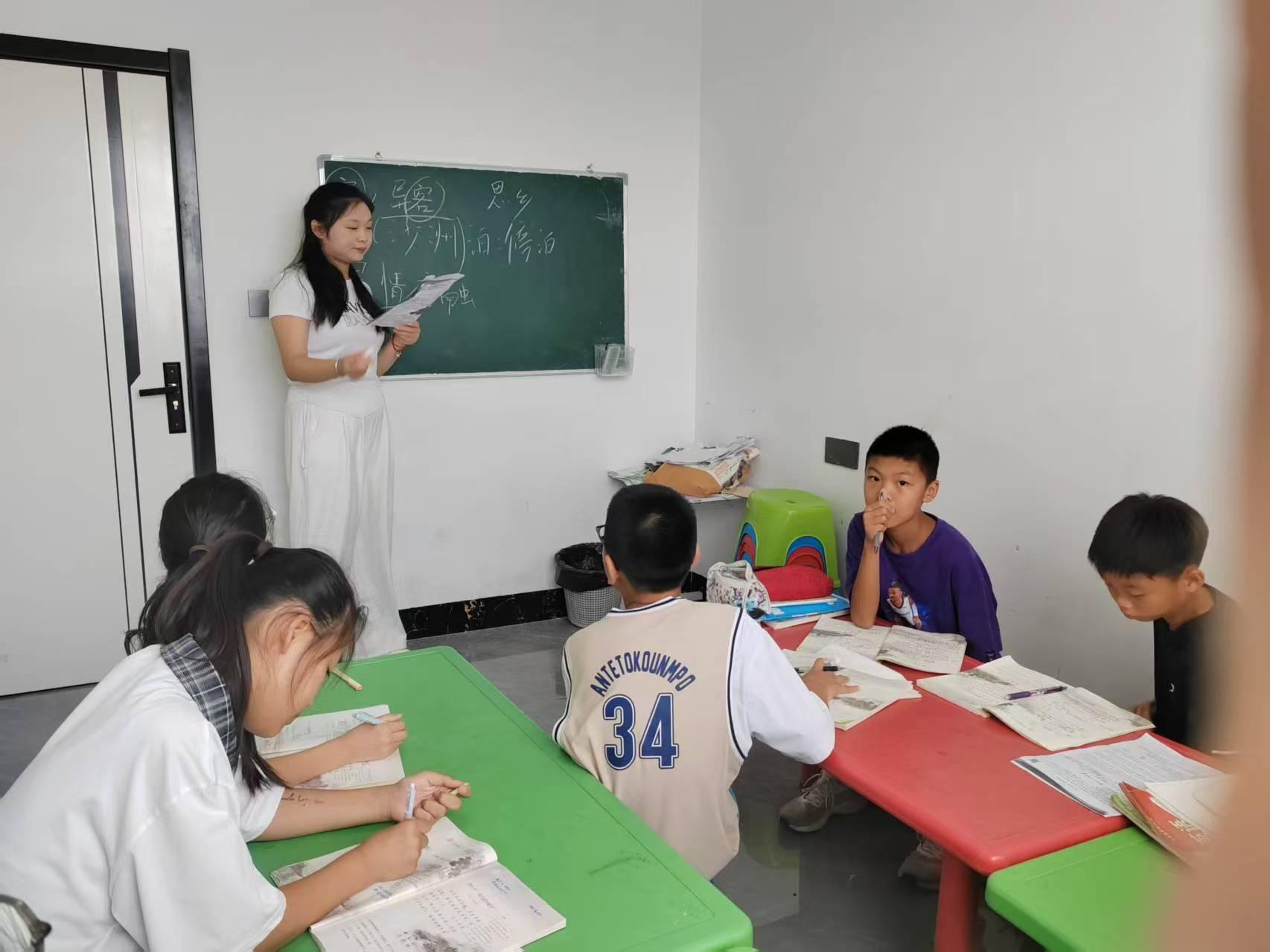 大学生志愿者创新教学法点亮沭阳乡村课堂