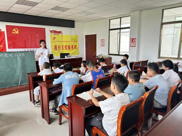 刘墩村暑托班：红色教育启智，趣味拓展添彩，青春力量护航成长