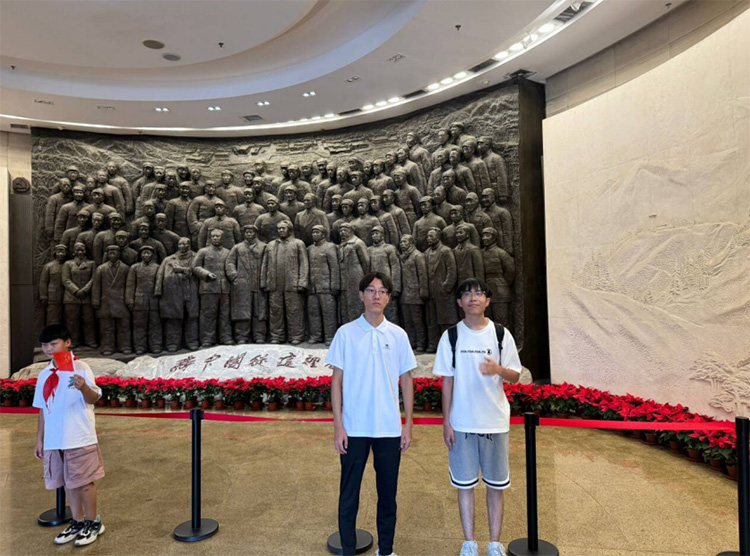 西柏坡精神：在旧址寻访中感知的力量