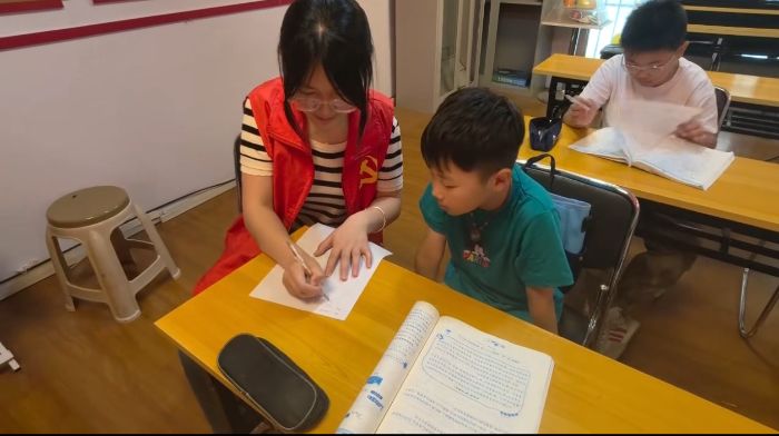 昌浦社区语文帮扶记——红心研磨团队以青春之力助成长
