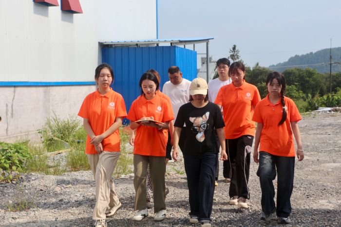 青春赋能振兴路 文旅融合绘白溪 —湖南工商大学“望山”青禾服务队赴白溪关村开展农文旅融合调研