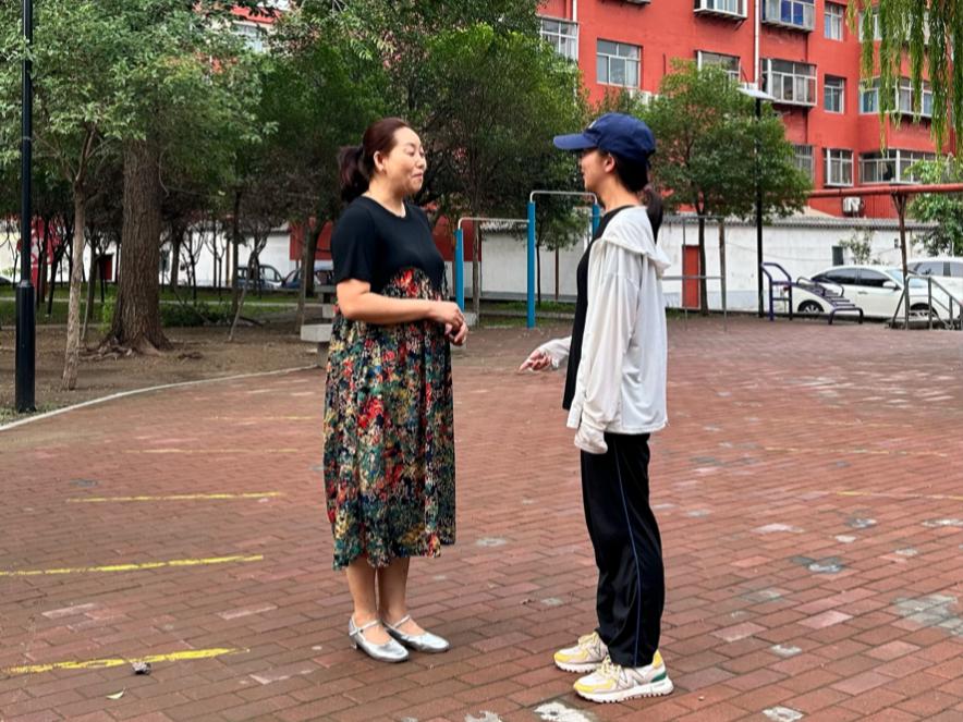 曲阜师范大学翻译学院“译”见秧歌实践队开展胶州秧歌宣传工作