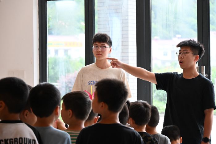 河海学子三下乡：“追光”支教团有序开展 体育课程教学活动