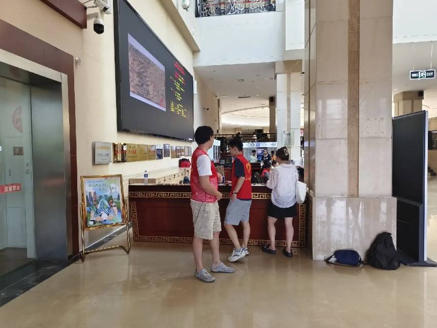 西南石油大学爱心未来志愿服务团队前往四川博物院服务