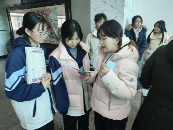 长安大学学子回访康杰中学为高三学生宣讲