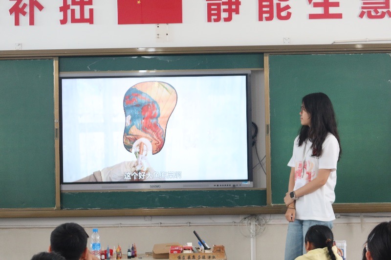 “柚”彩绘梦 | 姑苏漆扇传文脉，云岭扎染润童心