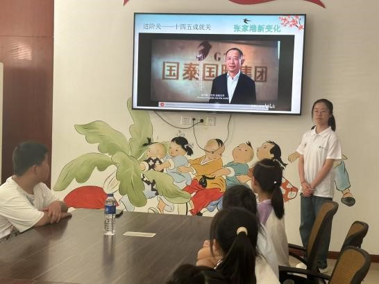吴侬软语传乡韵 亲子巧语筑心桥