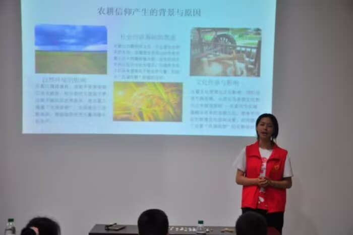 虹鸥青年绘鱼凫 古蜀文明润童心