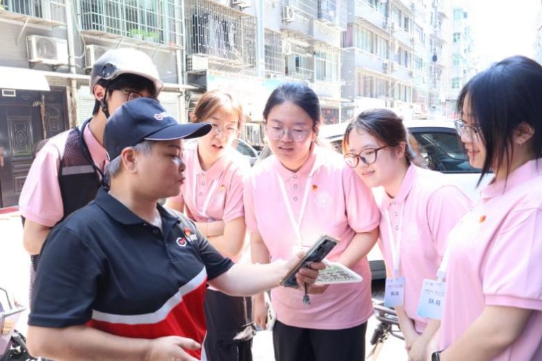 杭州富阳：青年调研 “小哥码”，解码便民惠骑新路径