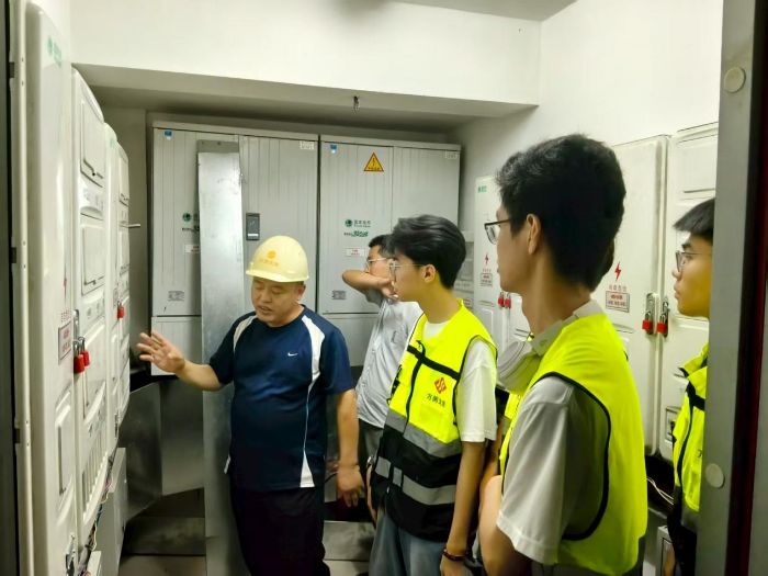 山东大学"电亮未来"配电工程实践团队电能表专项检查实习