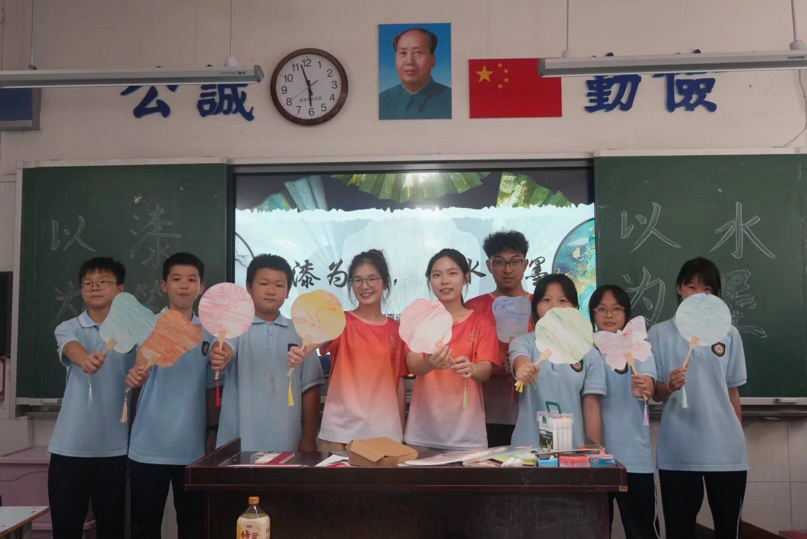 非遗漆扇进课堂 沉浸式体验点亮乡村美育新实践