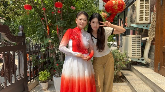 与老干部大学舞蹈队李萍奶奶共舞-感受银发风采