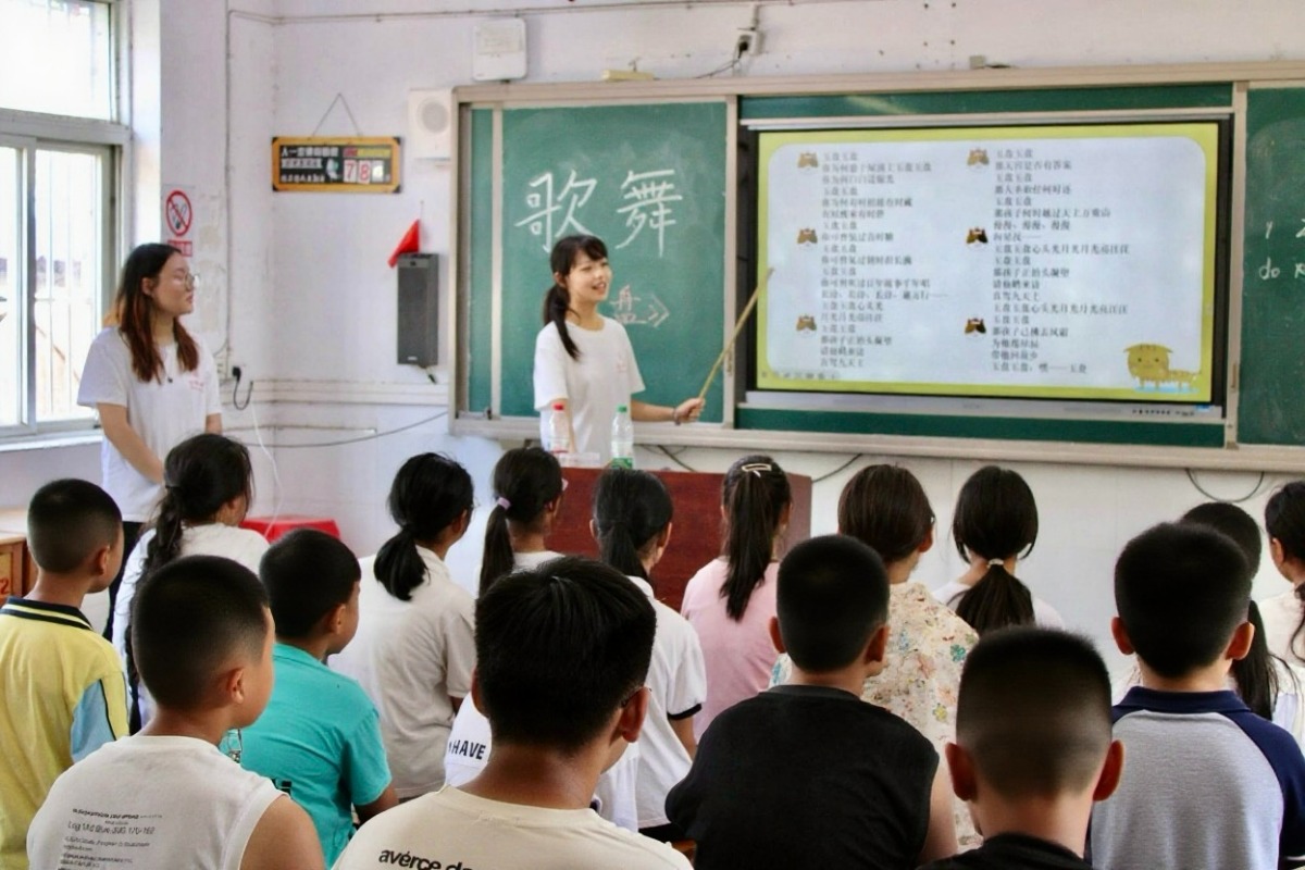 2025年暑期“三下乡”社会实践系列报道——语言文化与传媒学院赴六安市石板冲乡开展暑期社会实践