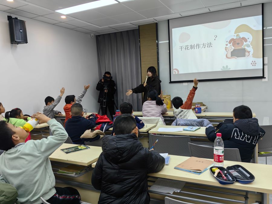 社区里的传统文化课堂：大学生助力青少年感悟非遗魅力