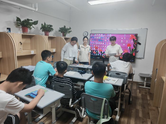 数字时代下青少年依恋风格与手机使用成瘾行为的“羁绊密码”——基于南京浦口区中小学的实证研究
