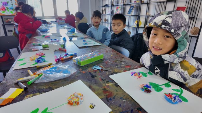 山东大学山海微光支教队开展首日支教