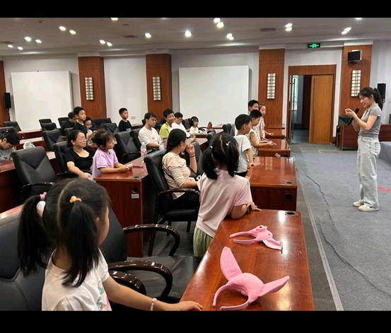 尊重差异筑舞台——南京师范大学泰州学院“红心研墨”暑期社会实践纪实（22）