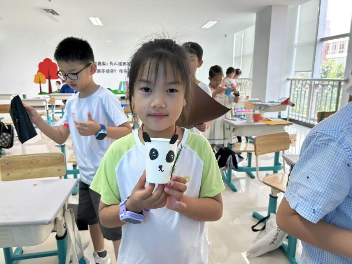 纸杯藏童趣，创意筑奇境——宁波轨道交通暑期公益托管班创意活动纪实