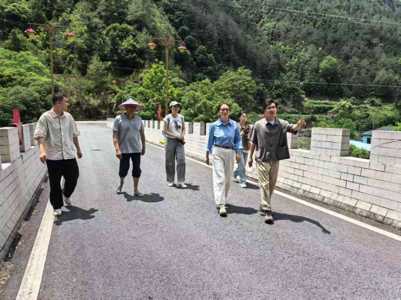 浙江农林大学“和美畲乡，共富九龙”暑期社会实践团助力九龙山货设计包装
