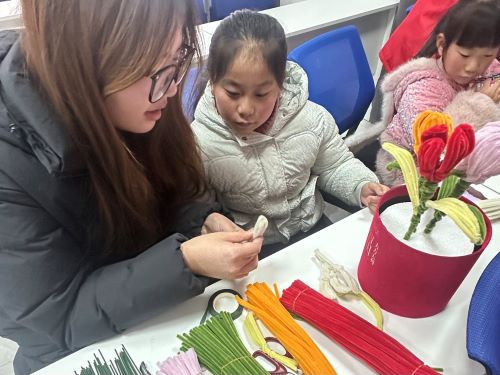 红心研墨育幼苗，志愿微光启新程
