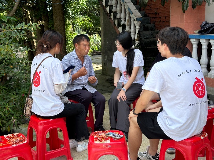 学子访黔乡探银花产业，干群谋新径破滞销困局