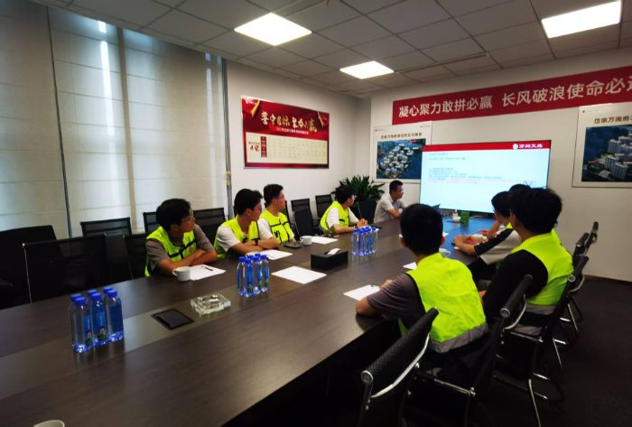 筑牢安全防线，护航实践征程——"电亮未来"配电工程实践队开展安全教育培训
