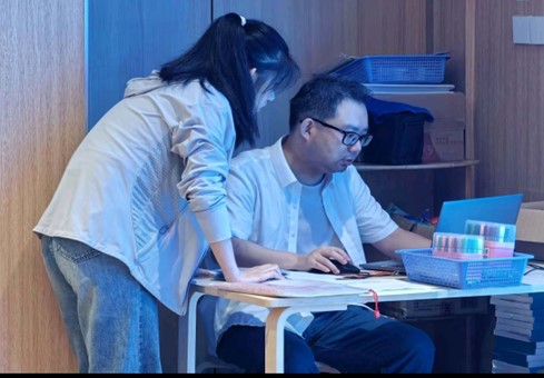 开展英语绘本阅读实践，以趣味教学助儿童成长——南京师范大学泰州学院“红心研墨”暑期社会实践纪实（9）