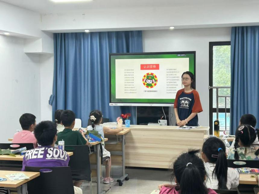 当树叶遇见雷锋，把温暖折进书签里