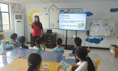童梦同航护安成长，安财学子情系沈圩，共绘暑期安全创意画卷