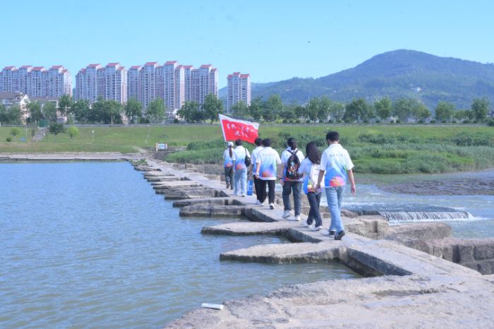 泉州海洋职业学院蓝帆“木兰青溪”逐梦团：木兰溪畔逐梦起，青溪守护践初心